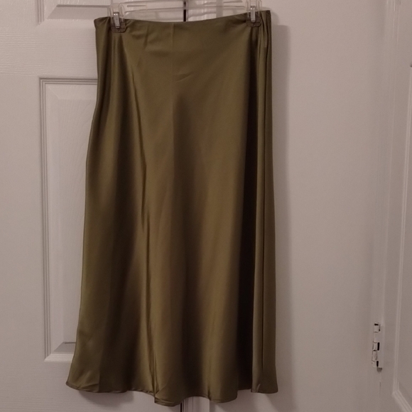 Elegant Olive Green Midi Skirt - Picture 1 of 4